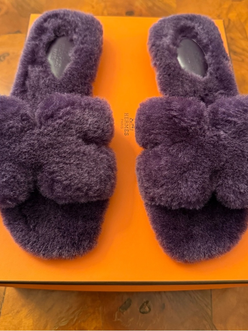 Hermes purple shearling Oran slides size 36 in box - Picture 2 of 9